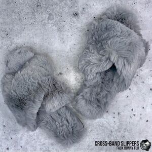 FUZZY FAUX BUNNY FUR CROSS BAND SLIPPERS IN GREY NON-SLIP SIZE MEDIUM 5.5 - 6.5
